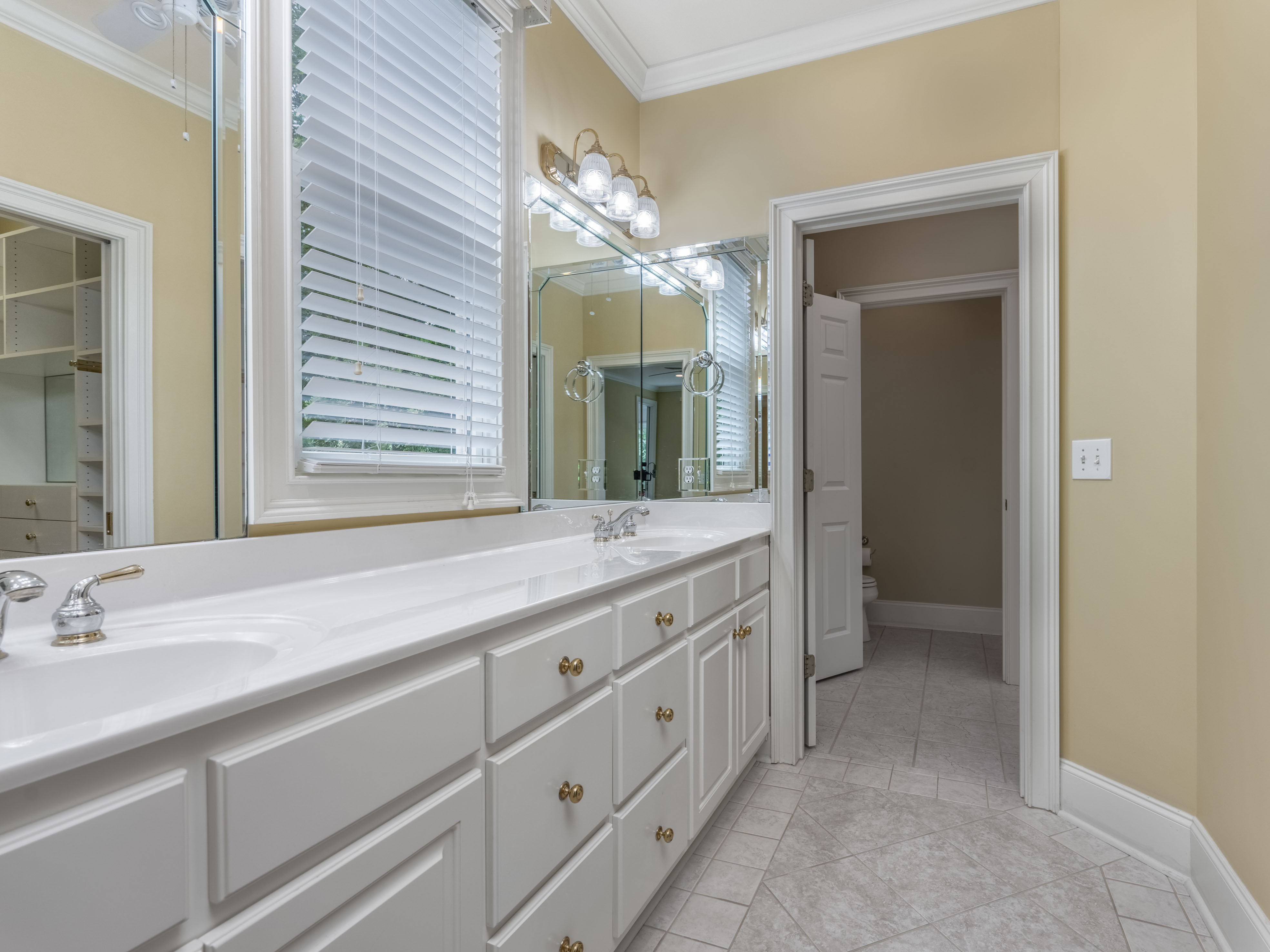 1141 Davison Drive image 14